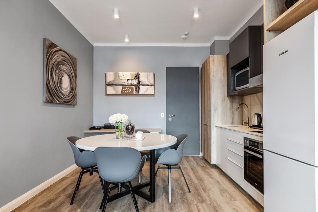 Menlyn Maine Residence Unit 1419 Pretoria-Noord Eksteriør billede