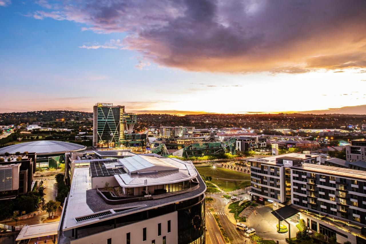 Menlyn Maine Residence Unit 1419 Pretoria-Noord Eksteriør billede